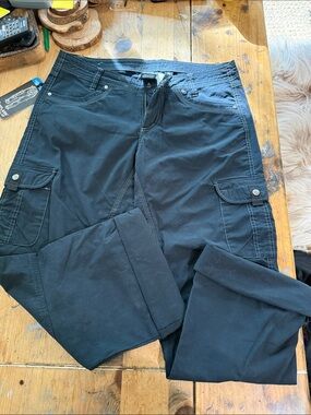 NWT KÜHL Splash Roll-Up Hiking Pants Black 12 Reg